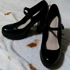 Bamboo Size 8 Black Shiny Mary Janes
